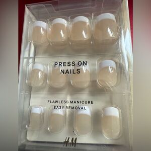 H&M Flawless Manicure Press-On Nails - White Tips